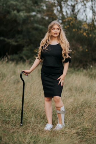‘Frances’ Side-Fastening Pencil Skirt In Black