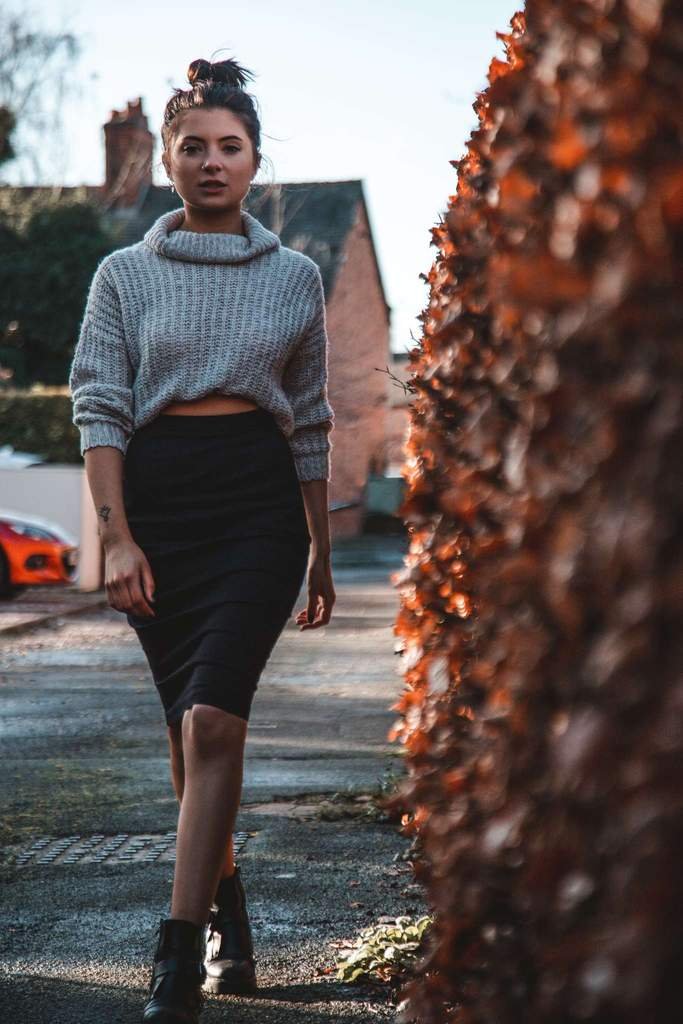 ‘Frances’ Side-Fastening Pencil Skirt In Black