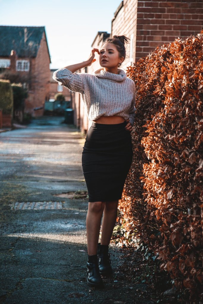 ‘Frances’ Side-Fastening Pencil Skirt In Black - Image 2